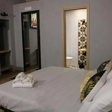 Bed and Breakfast La Dimora del Principe-Piano terra Trani Esterno foto